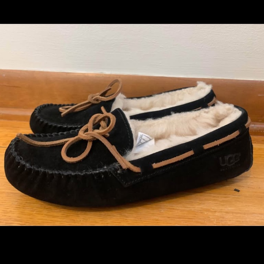 Women’s UGG Black Slippers, size 6